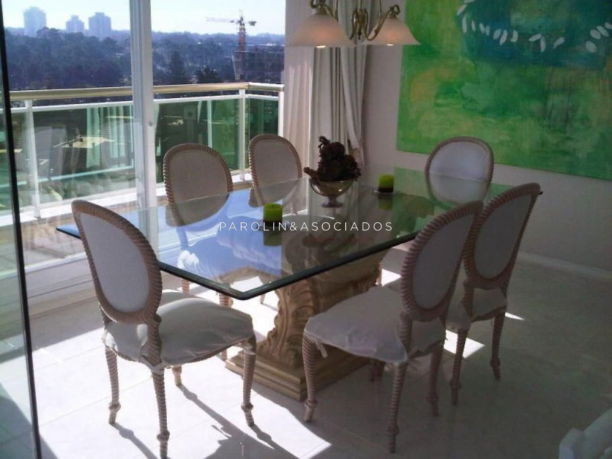 Apartamento de 3 dormitorios en Coral Tower, Mansa, Punta del Este.