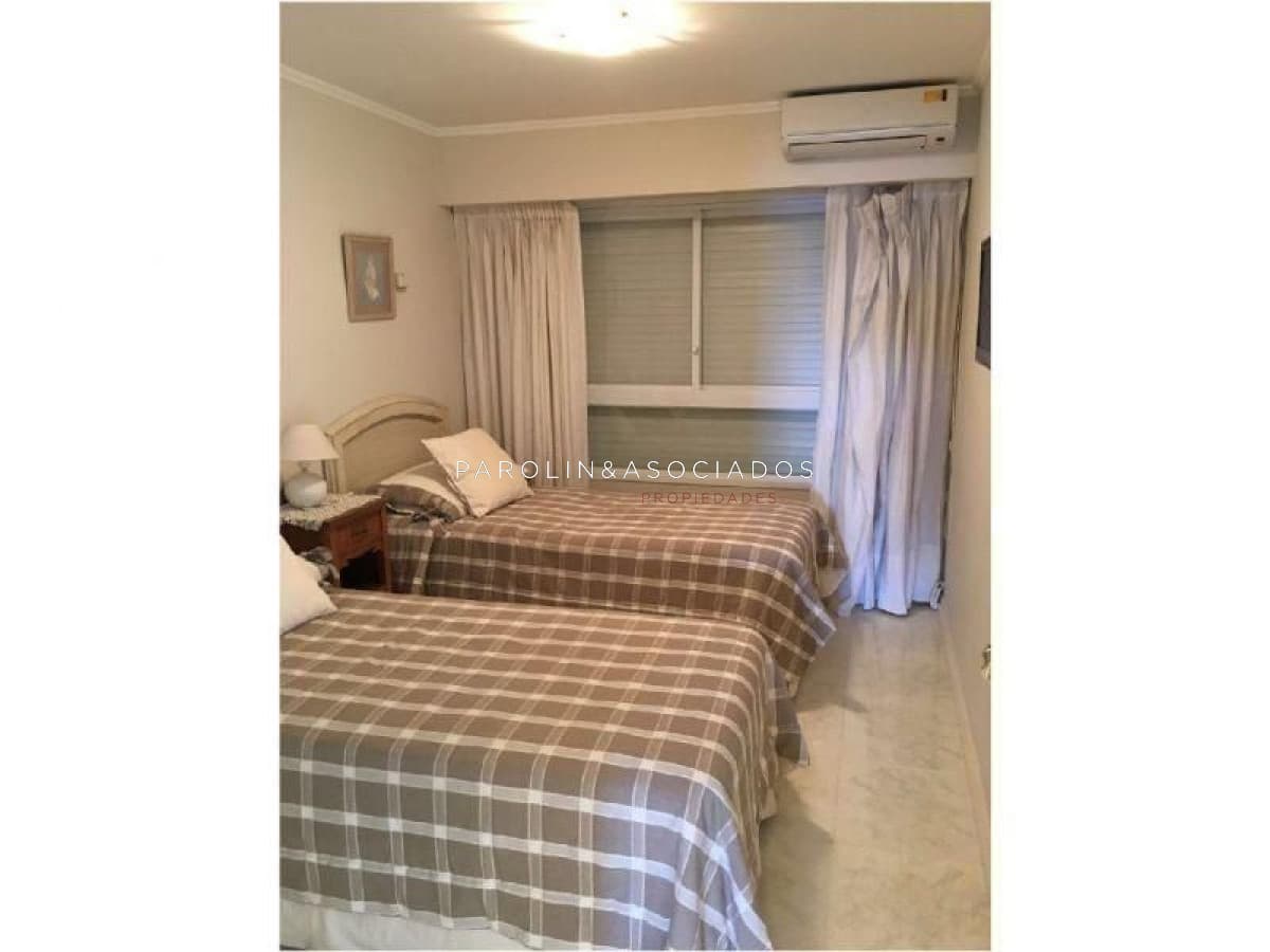 Apartamento de 3 dormitorios en Coral Tower, Mansa, Punta del Este.