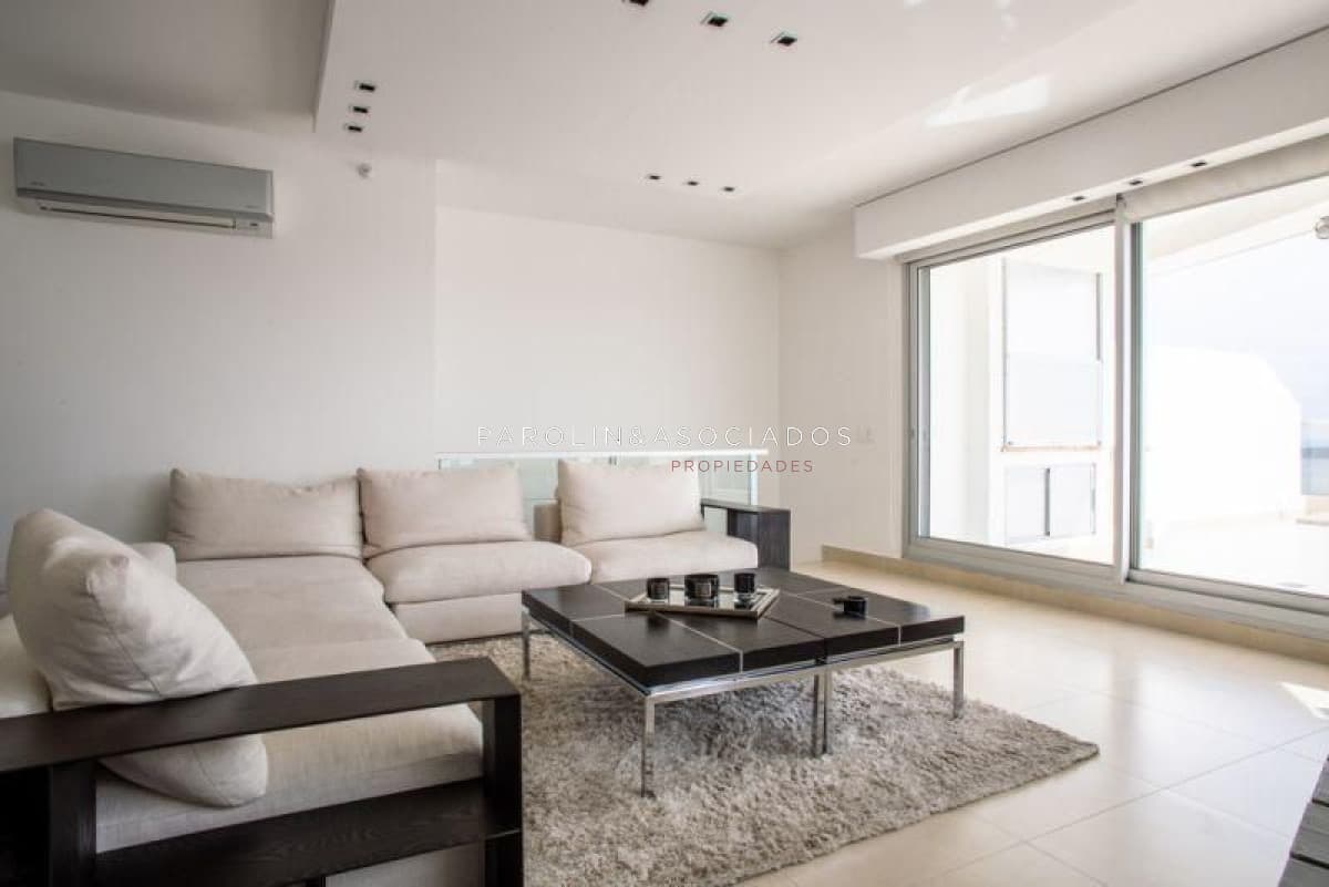 Apartamento en venta de 3 dormitorios en Miami Boulevard, Punta del Este.