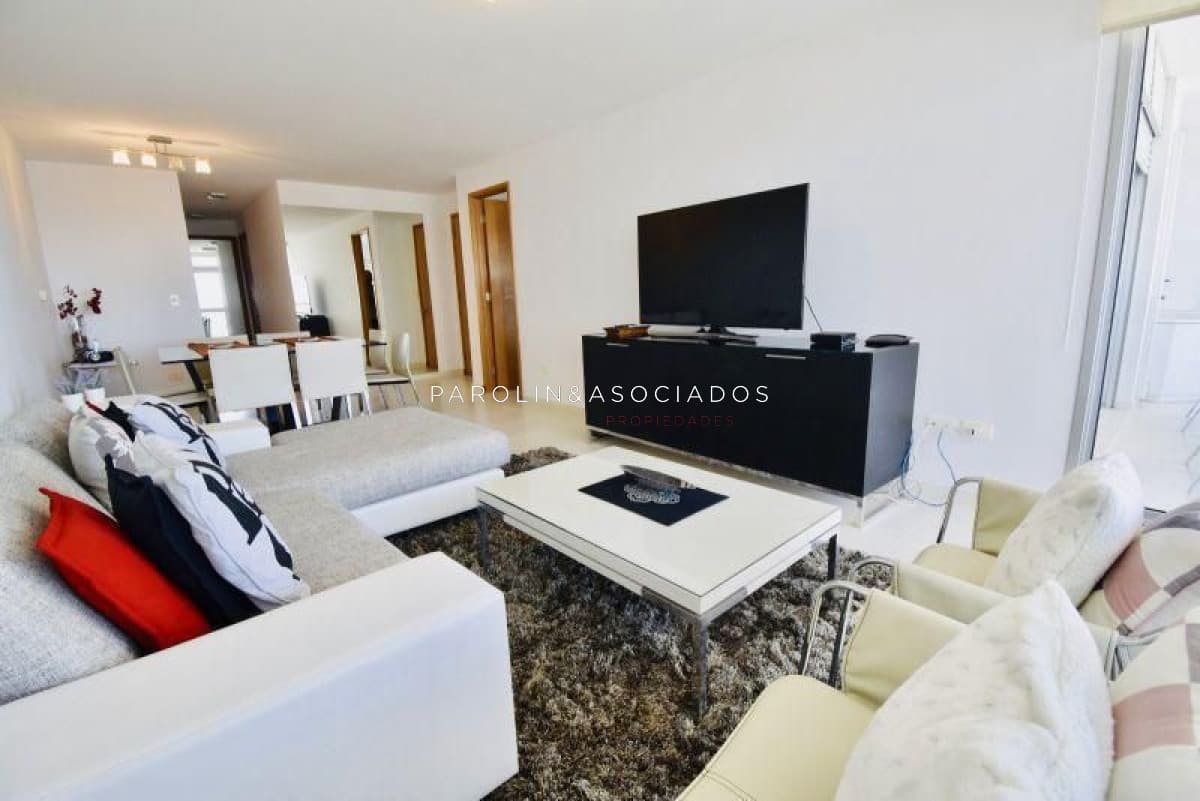 Apartamento en venta 2 dormitorios en Season Tower, Punta del Este.