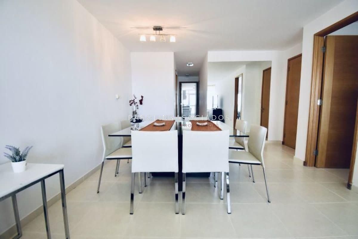 Apartamento en venta 2 dormitorios en Season Tower, Punta del Este.