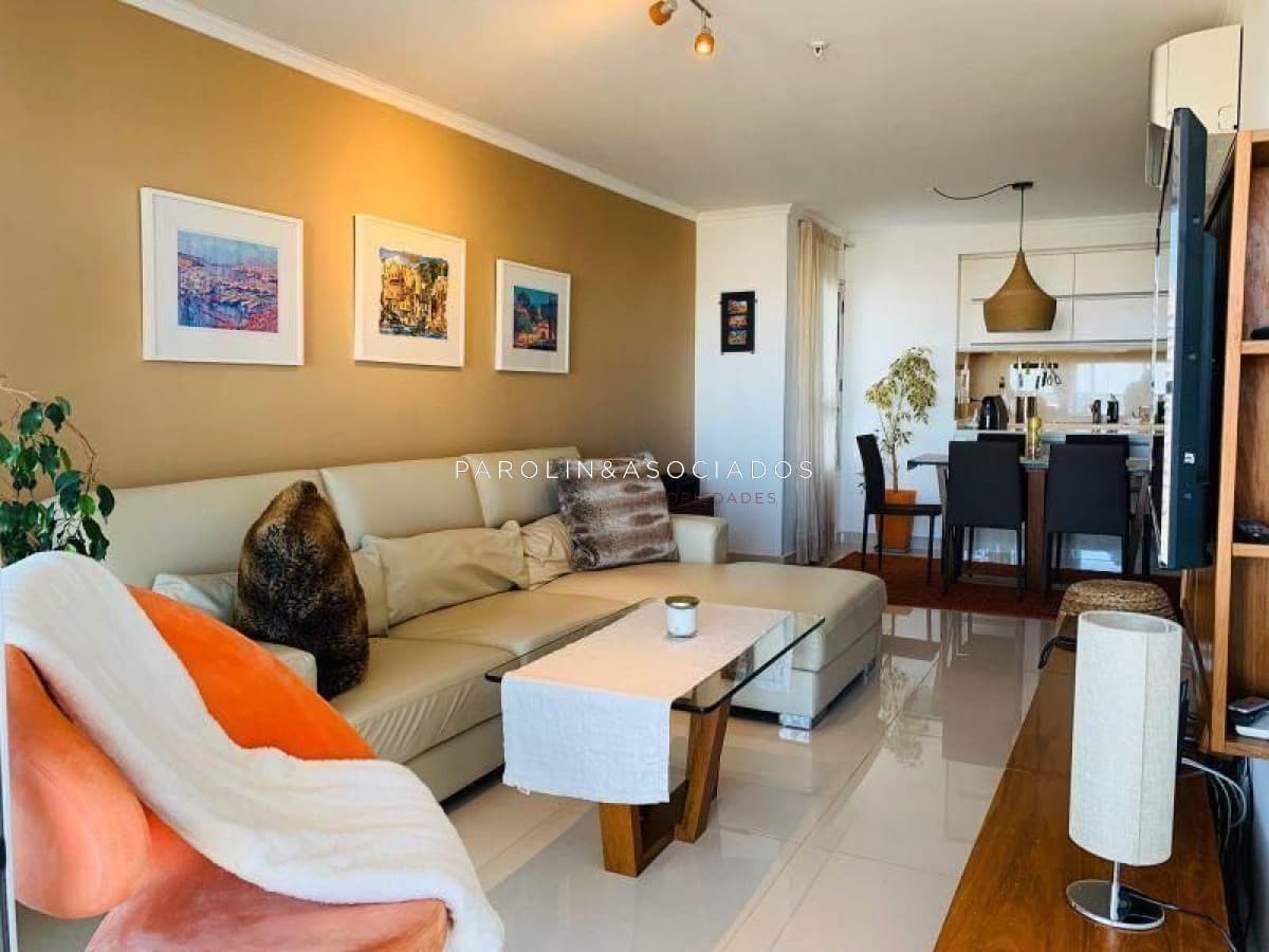 Apartamento en venta de 2 dormitorios en Miami Boulevard, Punta del Este.