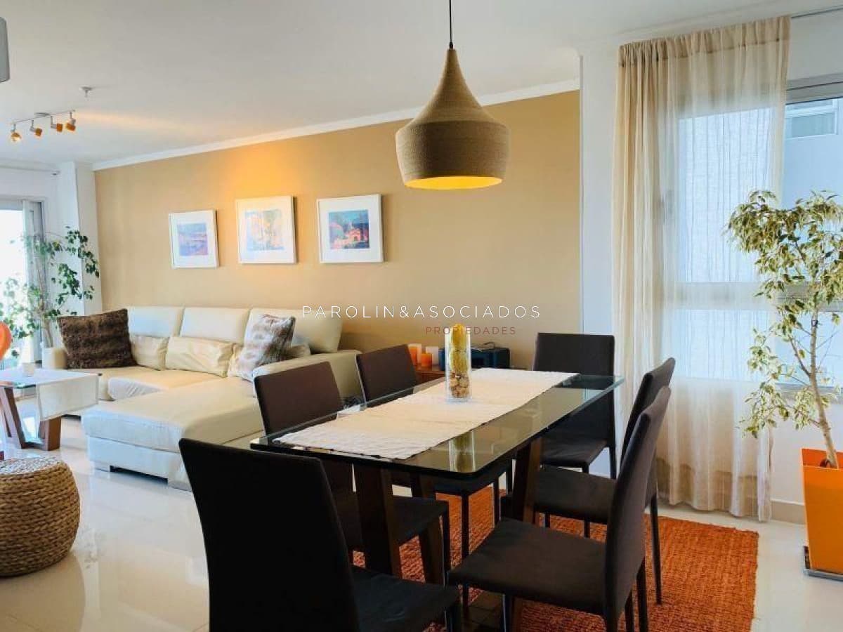 Apartamento en venta de 2 dormitorios en Miami Boulevard, Punta del Este.