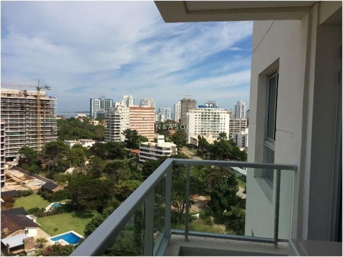 Apartamento en venta de 2 dormitorios en Wind Tower, Punta del Este.