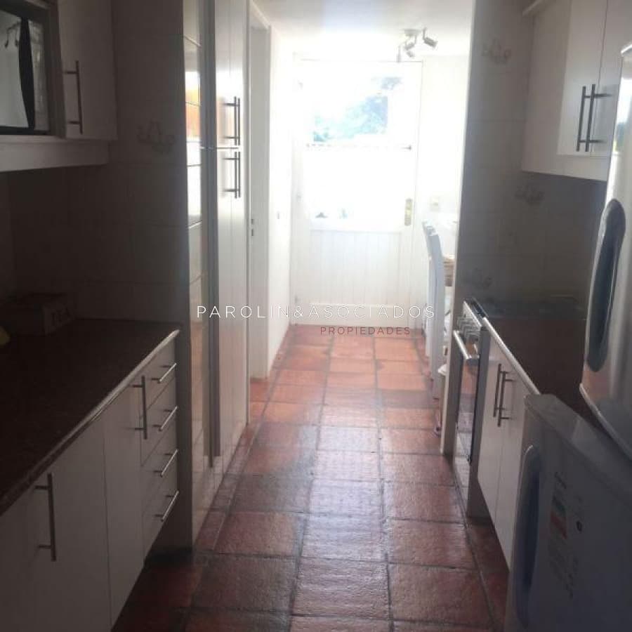 Apartamento en venta de 2 dormitorios en Punta del Este.