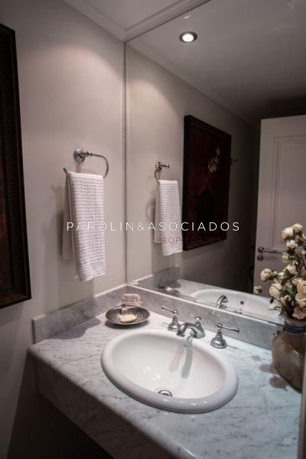 Apartamento de 3 dormitorios en venta en Millenium Tower, Punta del Este