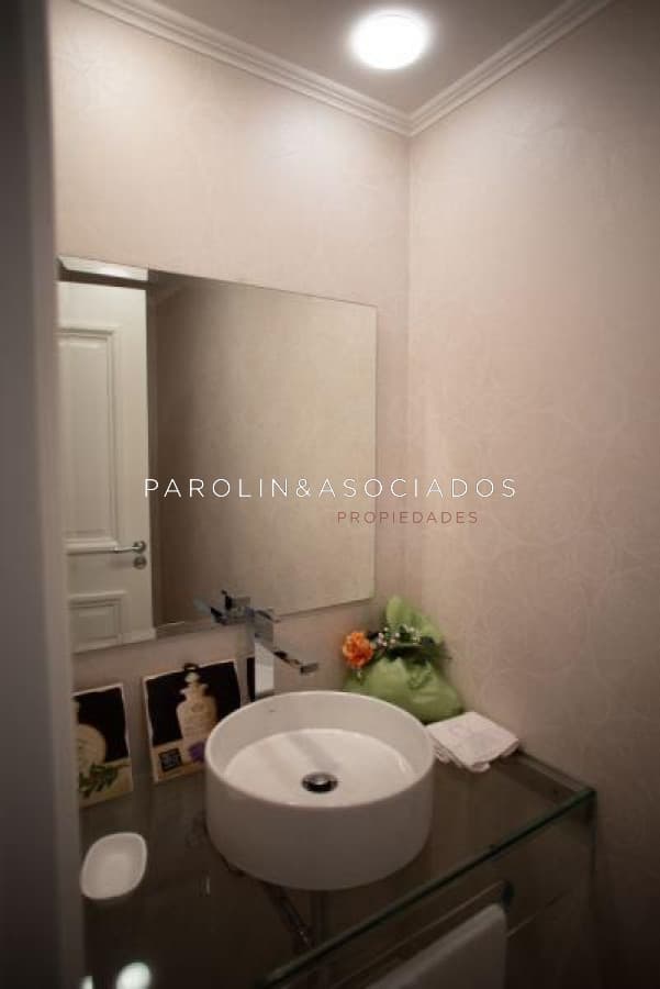 Apartamento en venta de 3 dormitorios en Millenium Tower, Punta del Este.