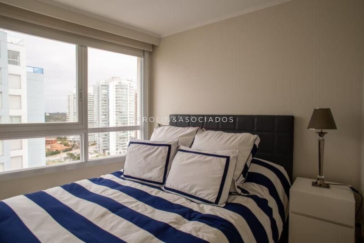 Apartamento en venta de 3 dormitorios en Millenium Tower, Punta del Este.