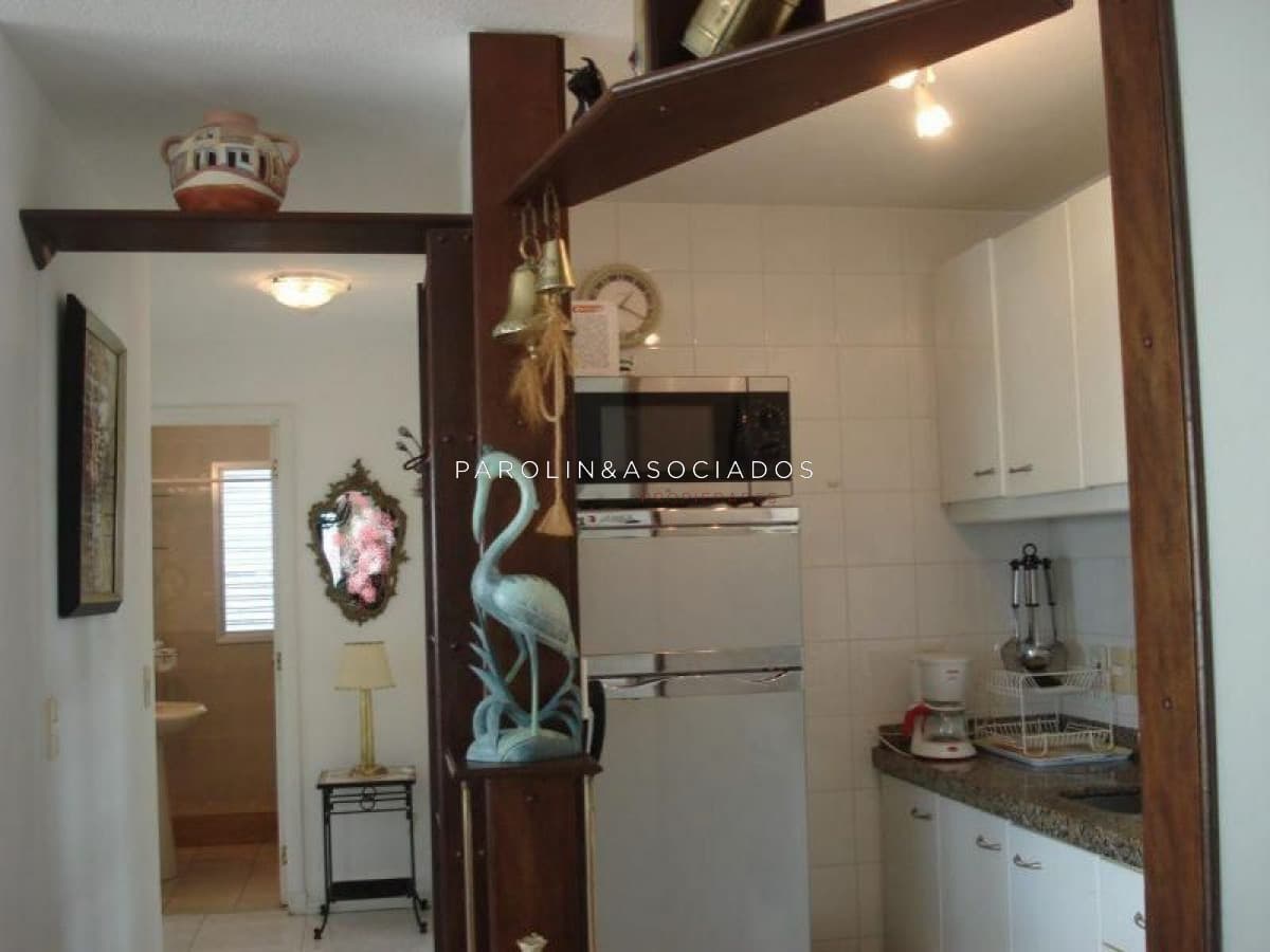 Apartamento en venta de 2 dormitorios en Punta del Este.