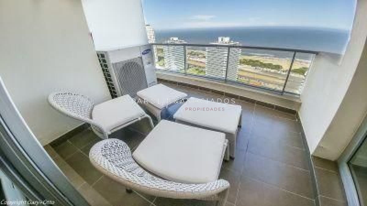 Apartamento en venta de 3 dormitorios en Wind Tower, Punta del Este.