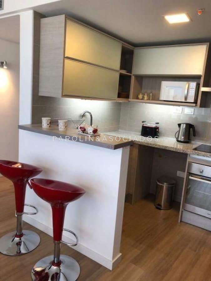 Apartamento en venta de 2 dormitorios en torre Alexander Boulevard, Punta del Este.