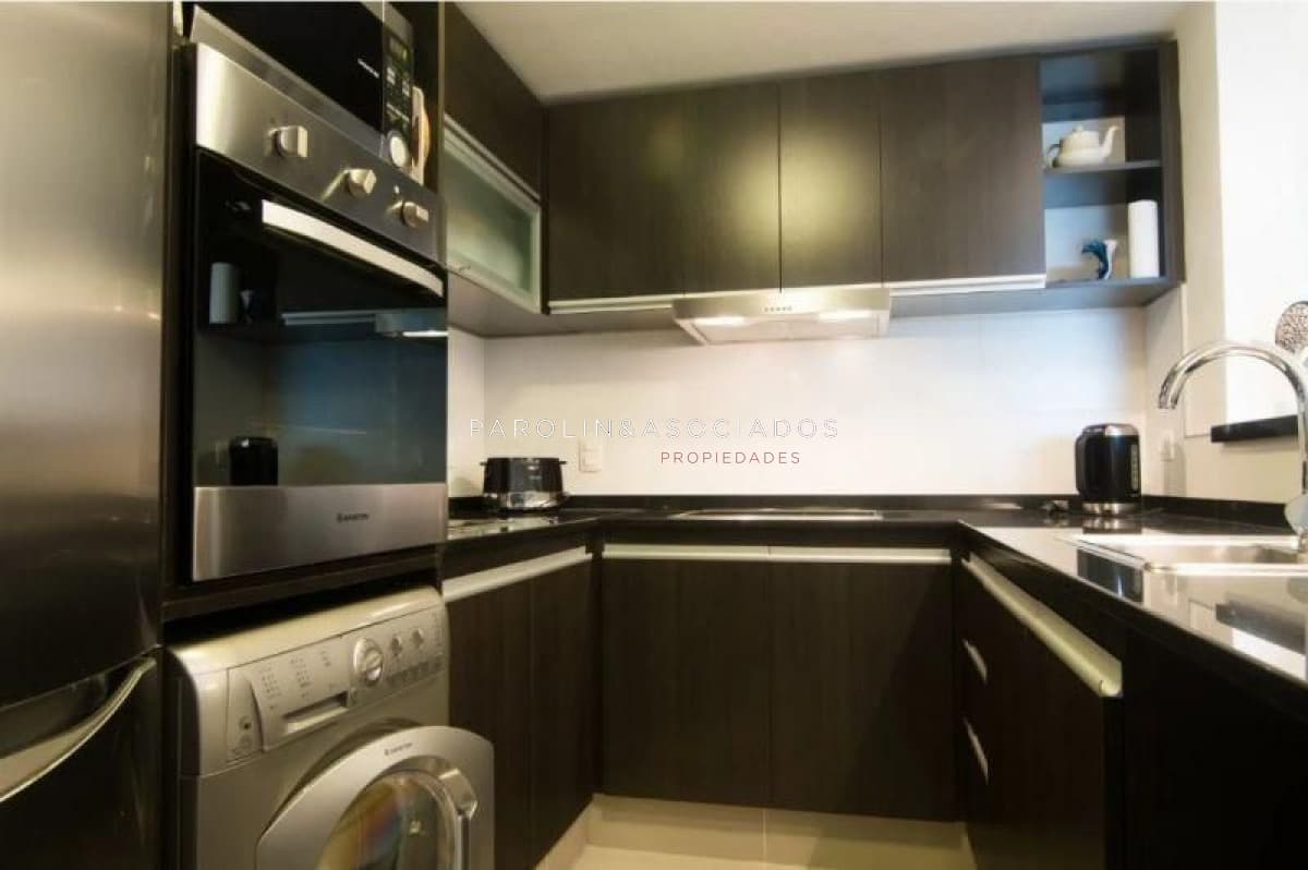 Apartamento en venta en piso alto en Forest Tower, Punta del Este.