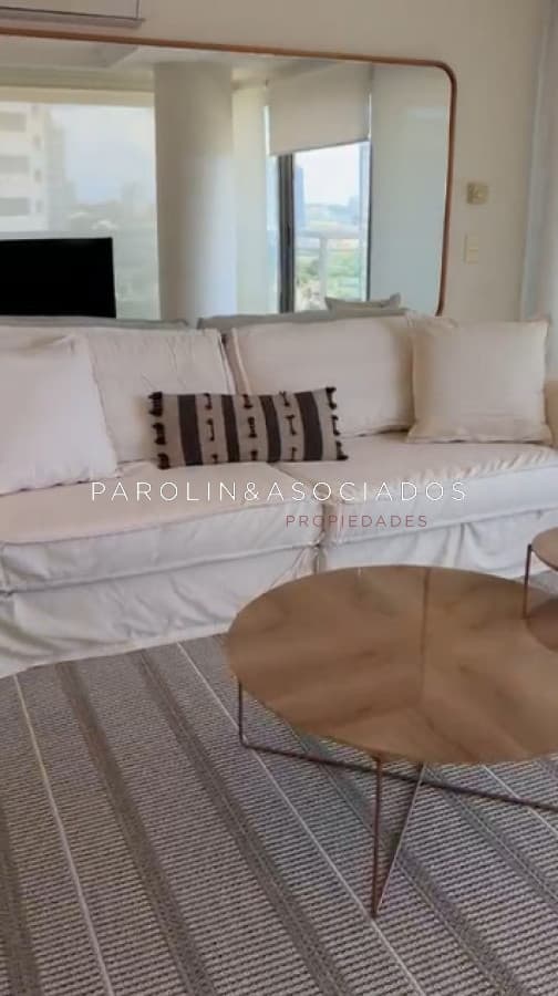 Apartamento en venta en edificio Imperiale de 2 dormitorios en suite, Punta del Este.
