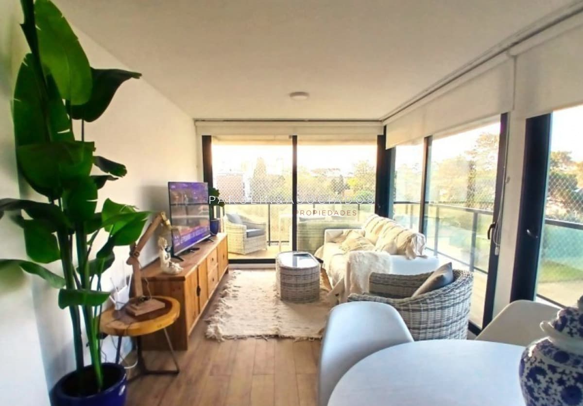 Departamento en Venta de 2 Dormitorios en Mansa inn Beach, Mansa Punta del Este