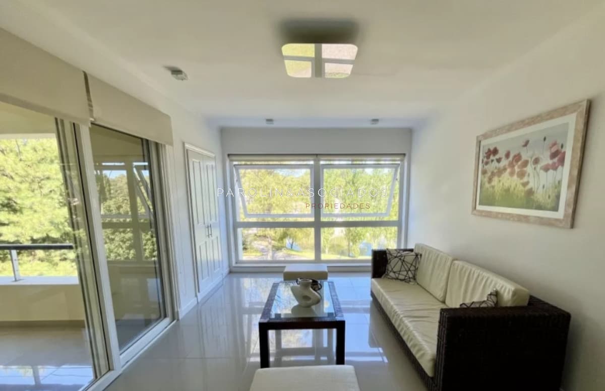 Apartamento en venta de 2 dormitorios en Solanas, Punta del Este.