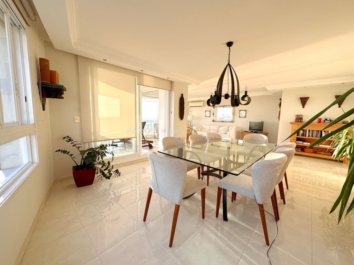 Apartamento en venta de 3 dormitorios en Millenium Tower, Punta del Este.