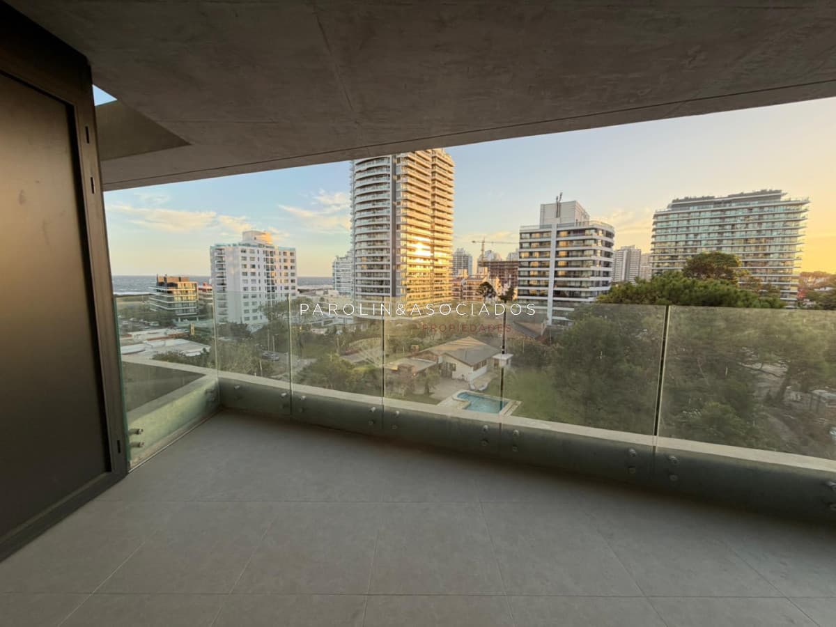Apartamento en venta de 2 dormitorios en Wave Brava, Punta del Este
