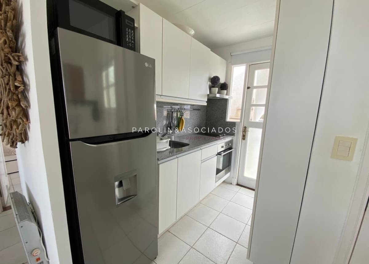 Apartamento en venta de 2 dormitorios en edificio Punta Montoya.