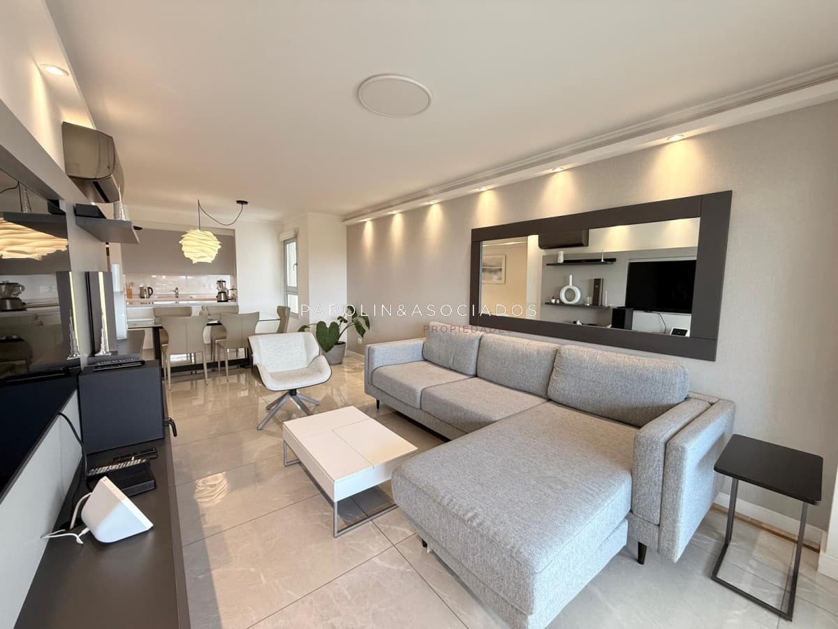 Apartamento de 2 dormitorios en venta en Miami Boulevard, Punta del Este.