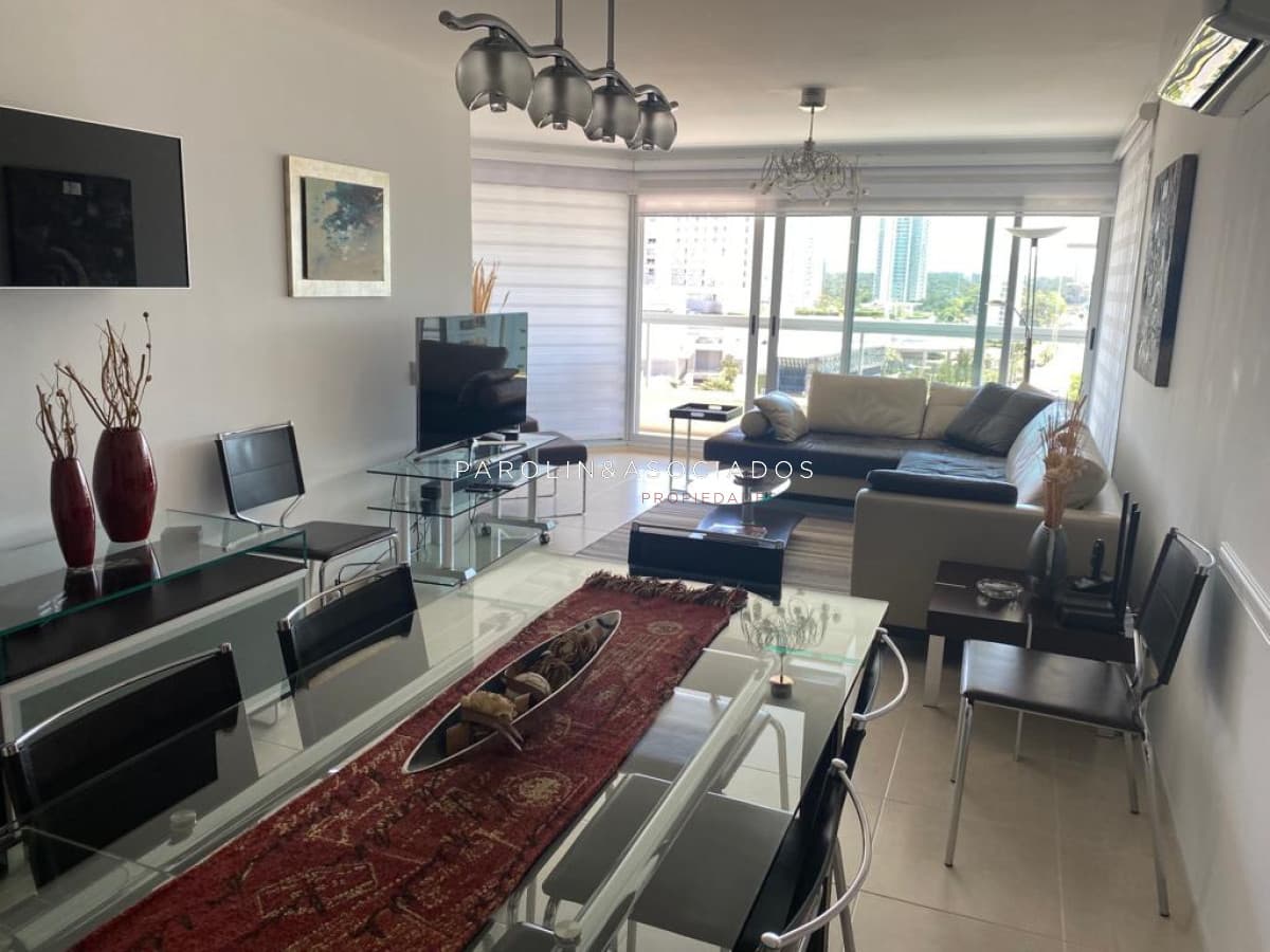 Apartamento en venta de 3 dormitorios en Art Bulevar, Punta del Este.