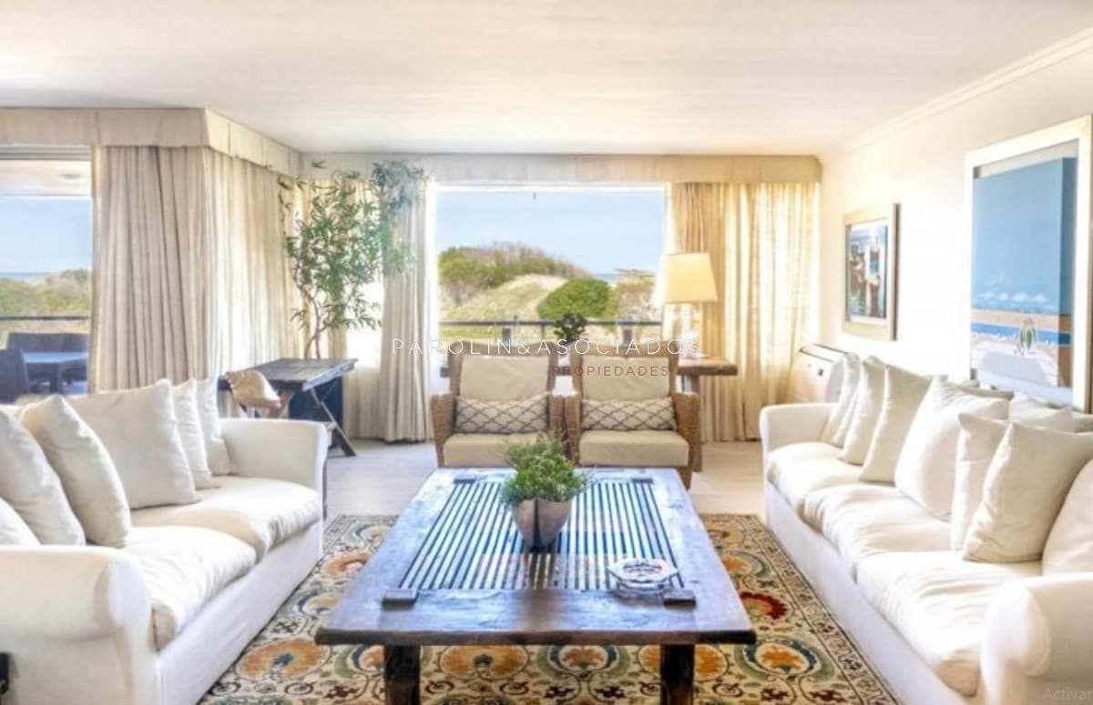 Apartamento de 4 dormitorios en Esturión Terraza, Punta del Este.
