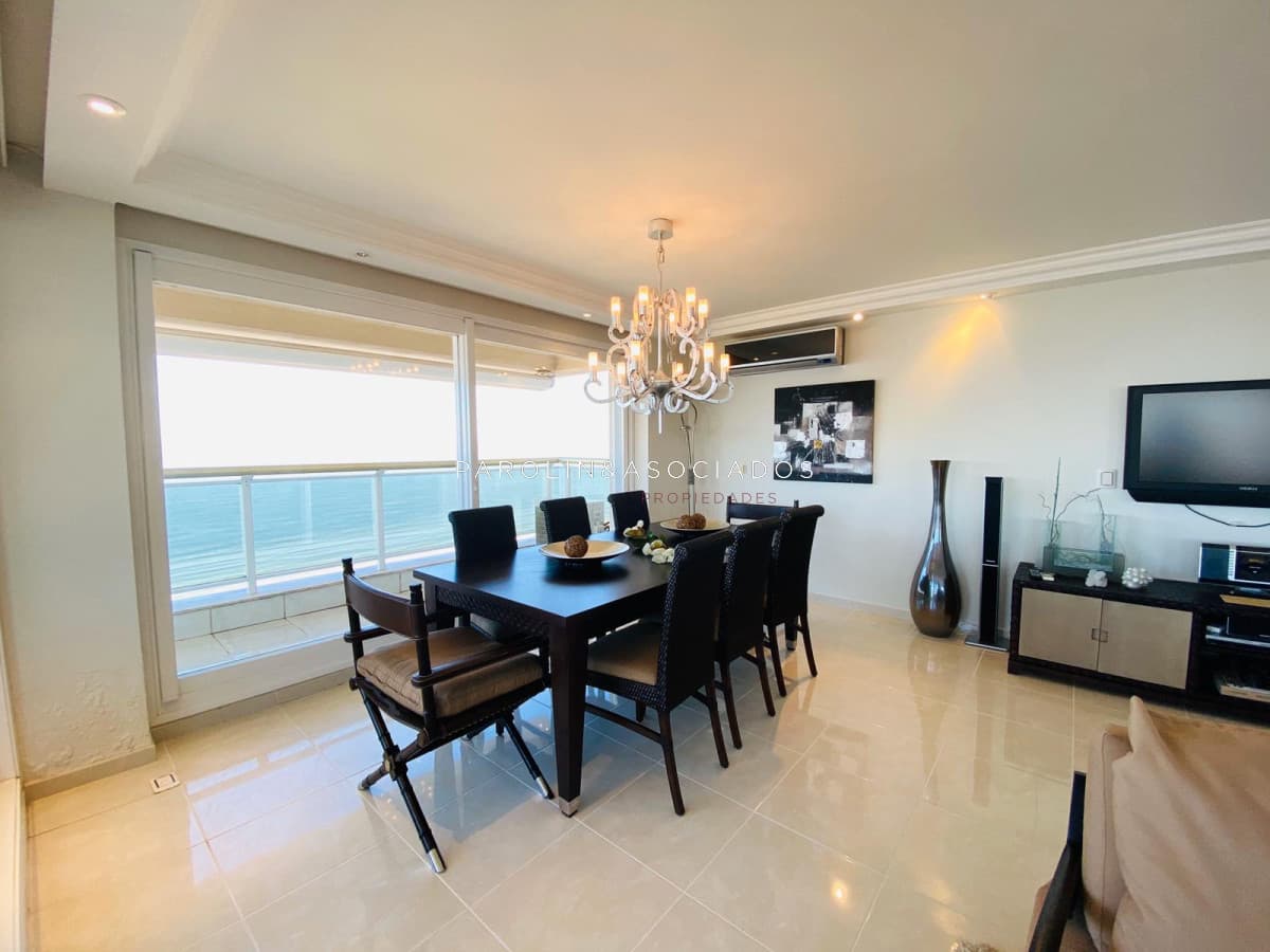 Apartamento en venta de 3 dormitorios en Le Jardin, Punta del Este.