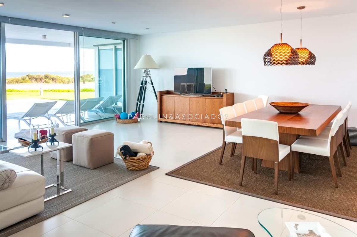 Apartamento en venta en planta baja en Tiburón Terrazas, Punta del Este.