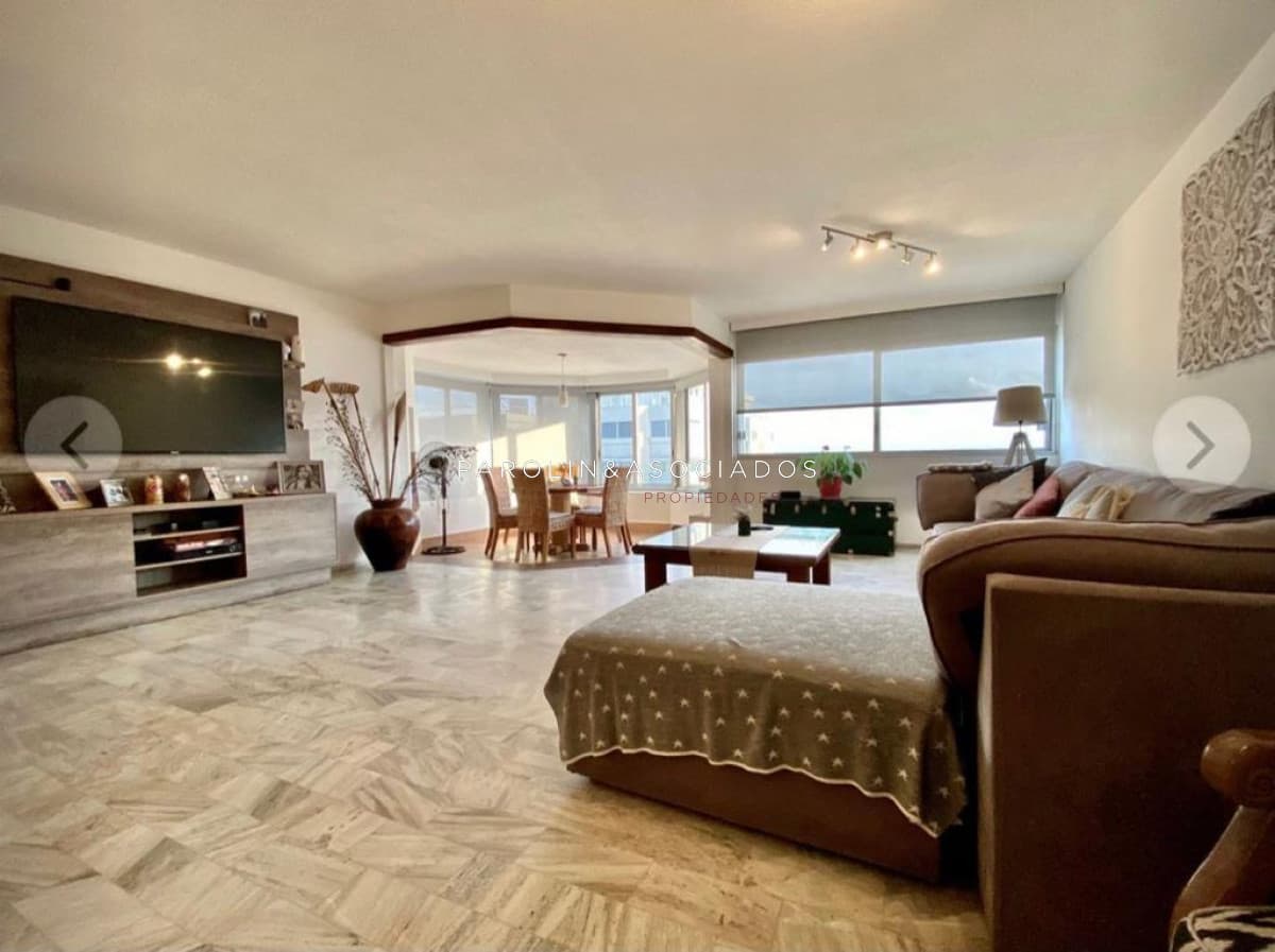 Apartamento en venta de 3 dormitorios + dependencia en Roosevelt Center, Punta del Este.