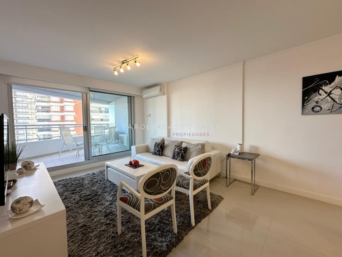 Departamento en Venta de 3 Dormitorios en Edificio Forest tower II, Punta del Este
