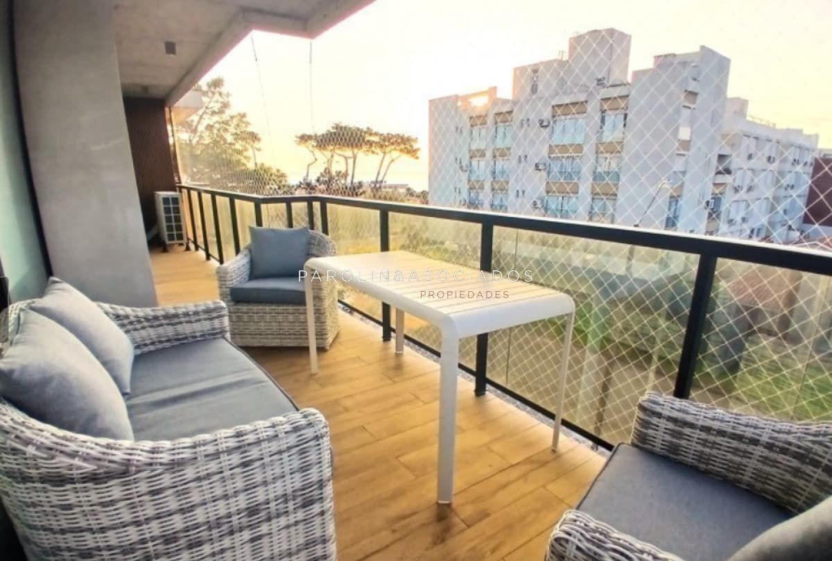 Departamento en Venta de 2 Dormitorios en Mansa inn Beach, Mansa Punta del Este