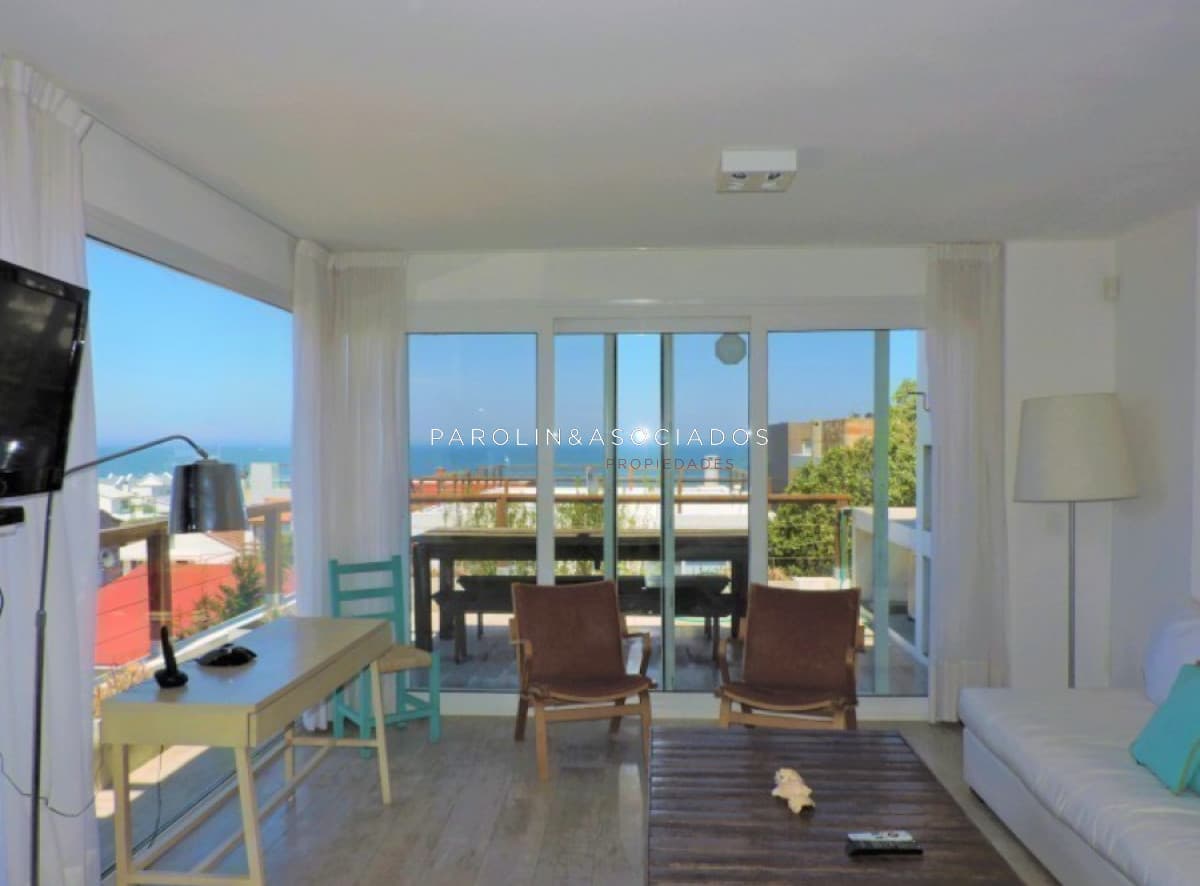 Departamento en Venta de 4 Dormitorios en Manantiales