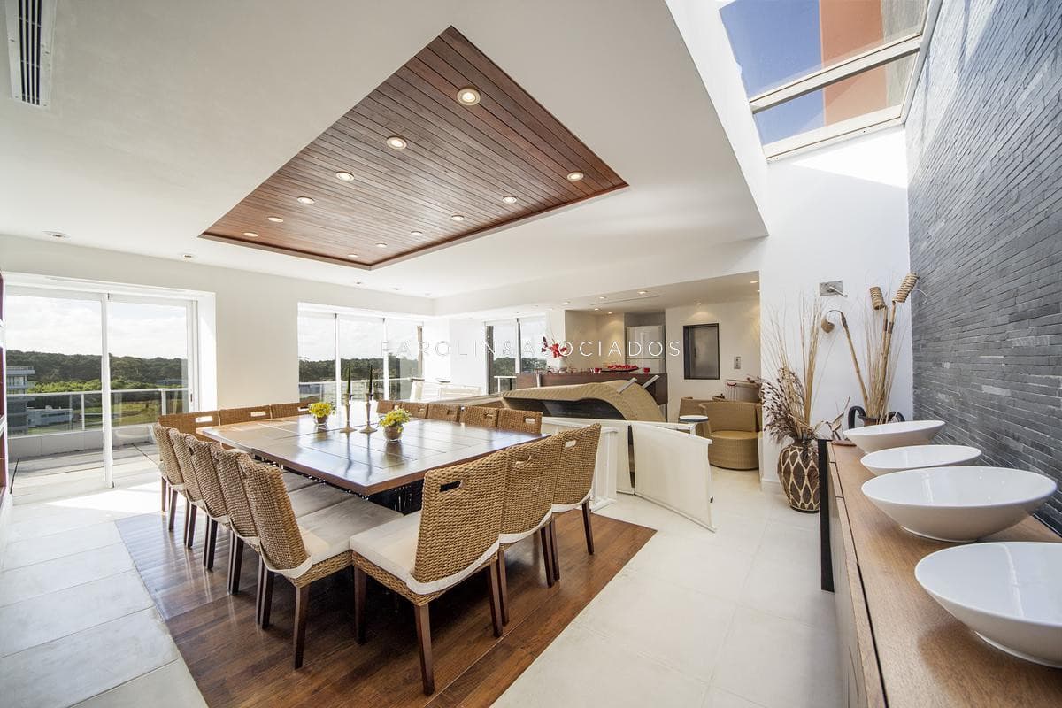 Hermoso triplex en venta en Aguas Azules, Punta del Este.