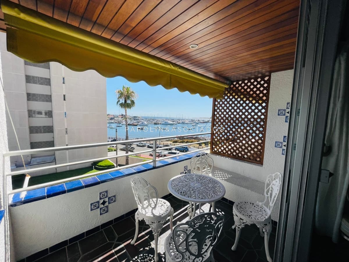 Apartamento en venta de 3 dormitorios en Punta del Este.
