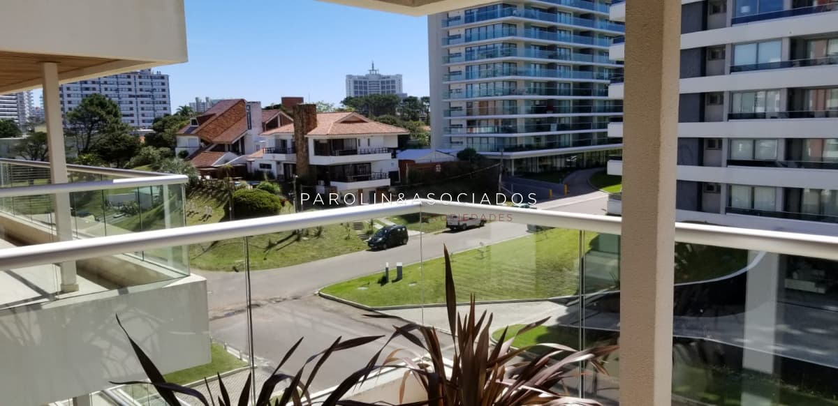 Apartamento en venta en Icon Tower, Punta del Este.