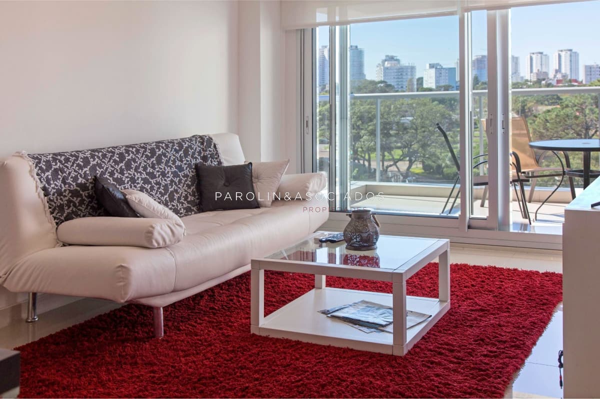 Apartamento de 2 dormitorios en venta Miami Boulevard, Punta del Este