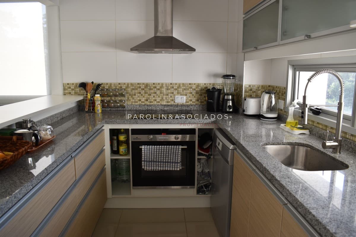 Apartamento en venta en Acapulco Tower, Punta del Este.