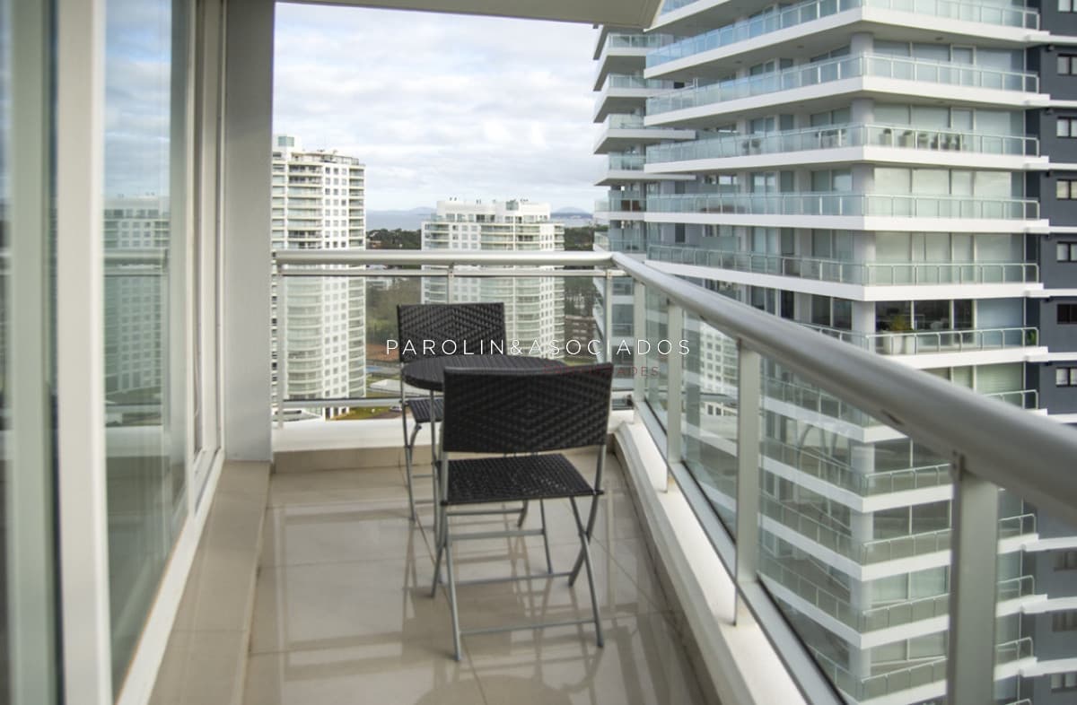 Apartamento de 1 dormitorio en torre One, Punta del Este
