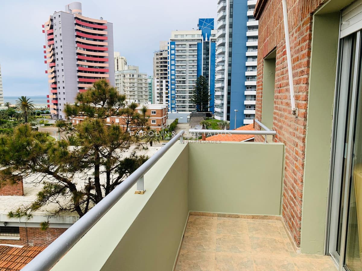 Venta de apartamento en inmejorable zona en Punta del Este.