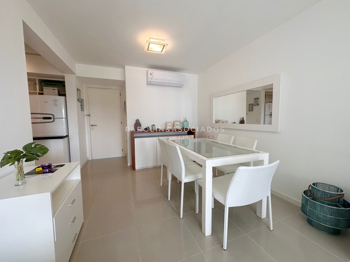 Apartamento en venta 2 dormitorios en edificio Arenas del Mar, Punta del Este