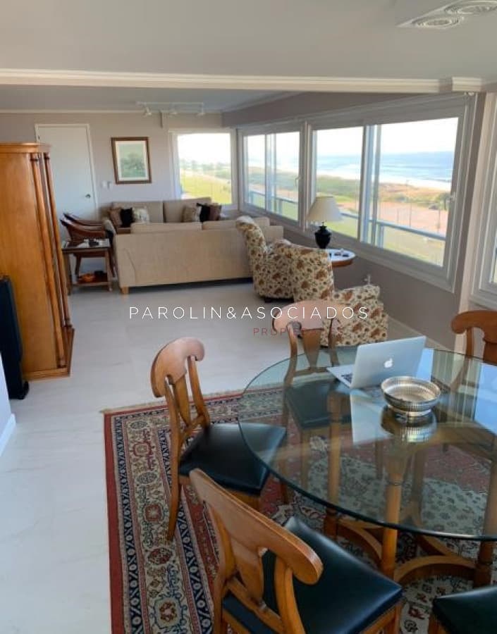 Apartamento en venta en Edificio Tiburón, Punta del Este.