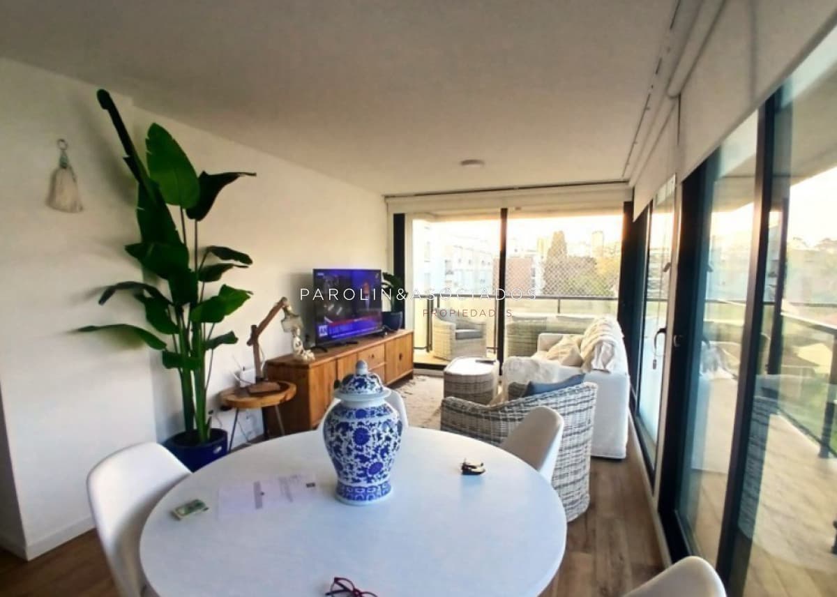 Departamento en Venta de 2 Dormitorios en Mansa inn Beach, Mansa Punta del Este