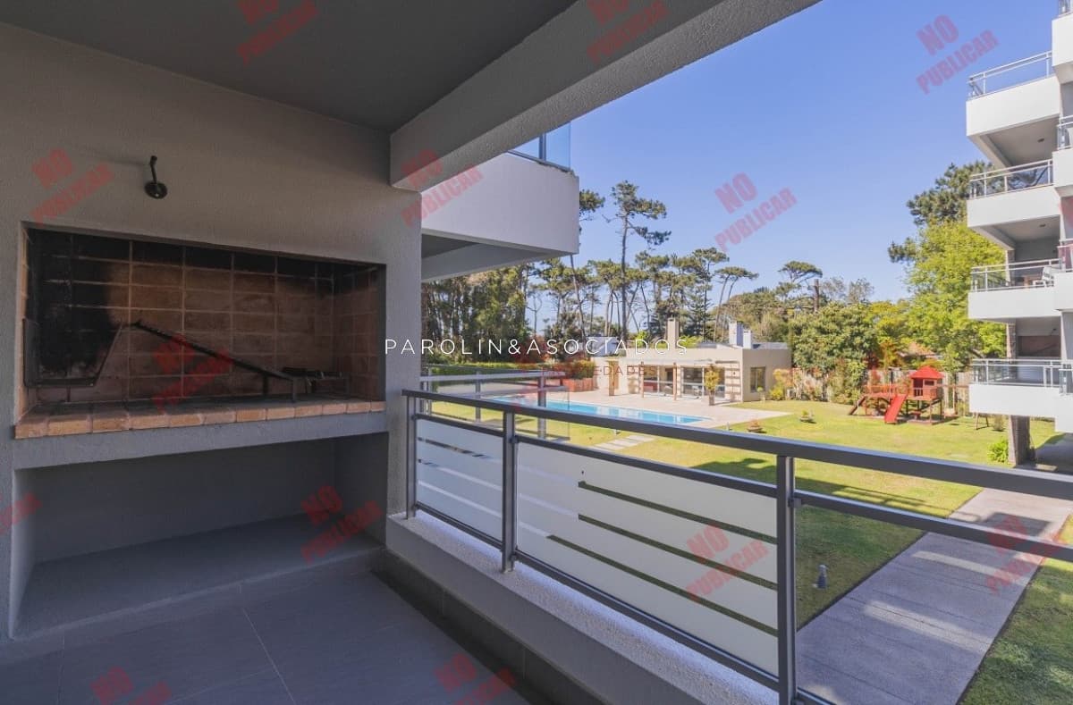 Apartamento en venta de 2 dormitorios en Rincón del Indio, Punta del Este.