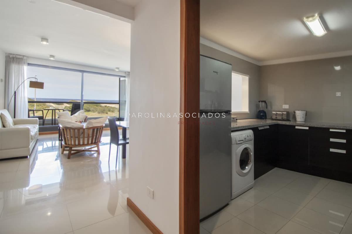Departamento en venta de 3 Dormitorios en edificio Blue Bird, Punta del Este