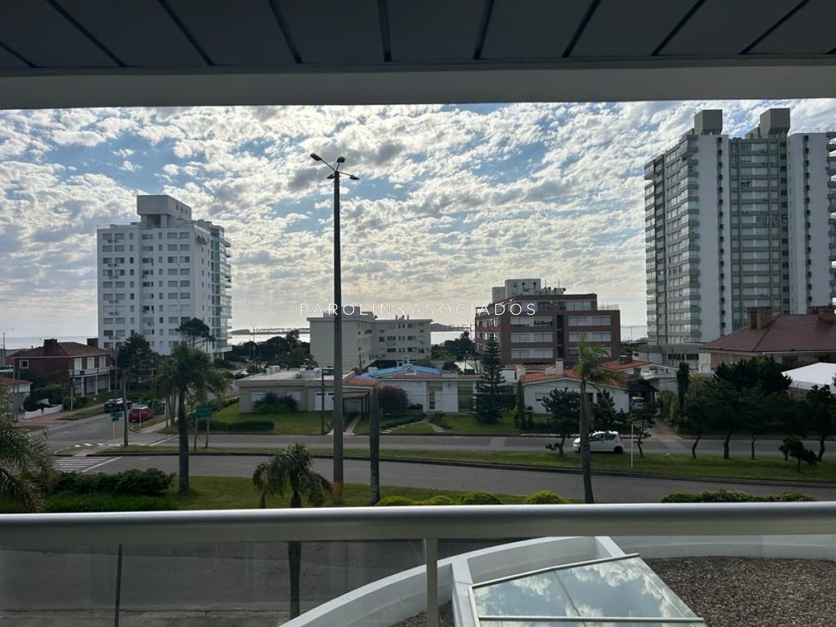Apartamento en venta de 2 dormitorios en Art Boulevard, Punta del Este.