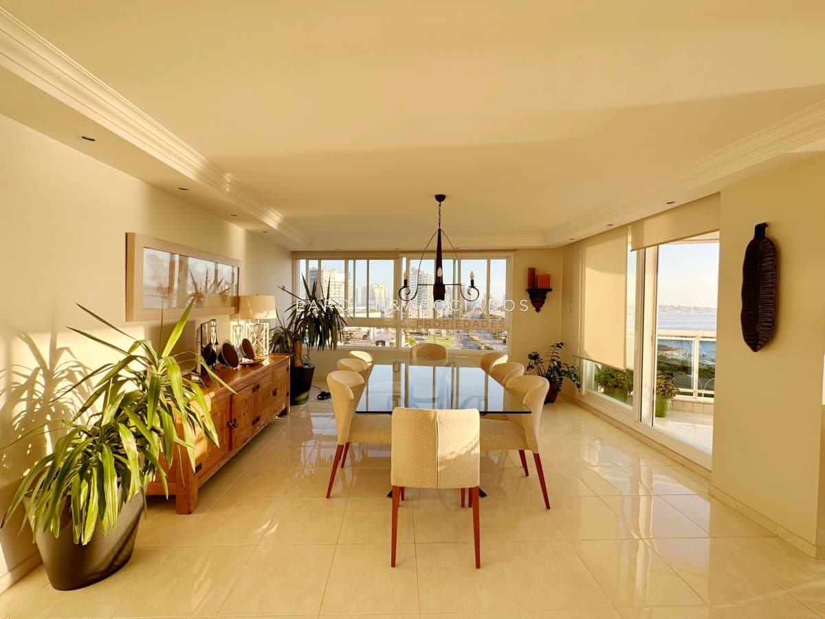 Apartamento en venta de 3 dormitorios en Millenium Tower, Punta del Este.