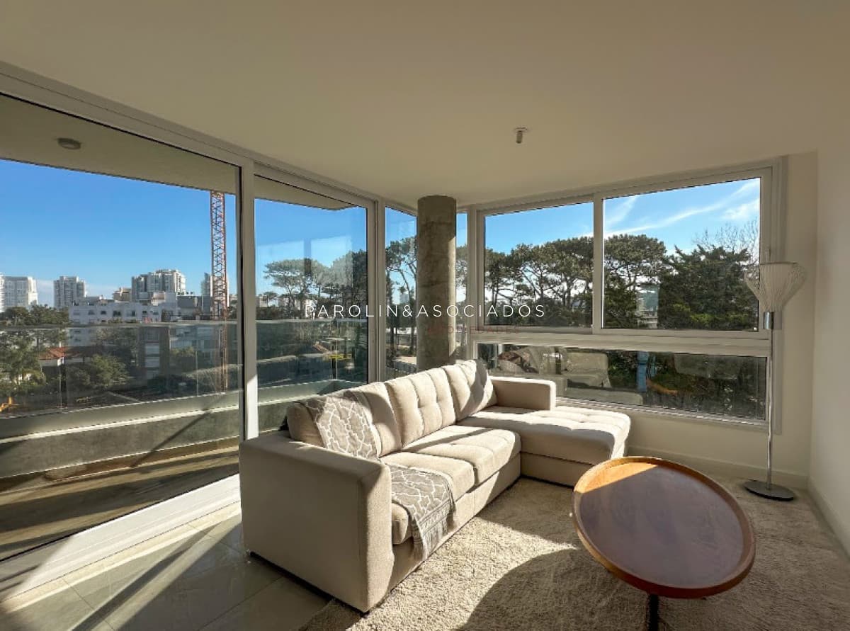 Departamento en Venta de 3 Dormitorios en edificio View ll, Punta del Este