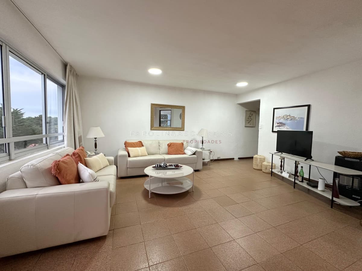 Apartamento en venta de 2 dormitorios en Roosevelt, Punta del Este.
