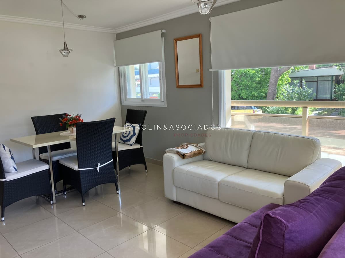 Apartamento en venta de 1 dormitorio, en edificio Mare azurro Punta Del Este