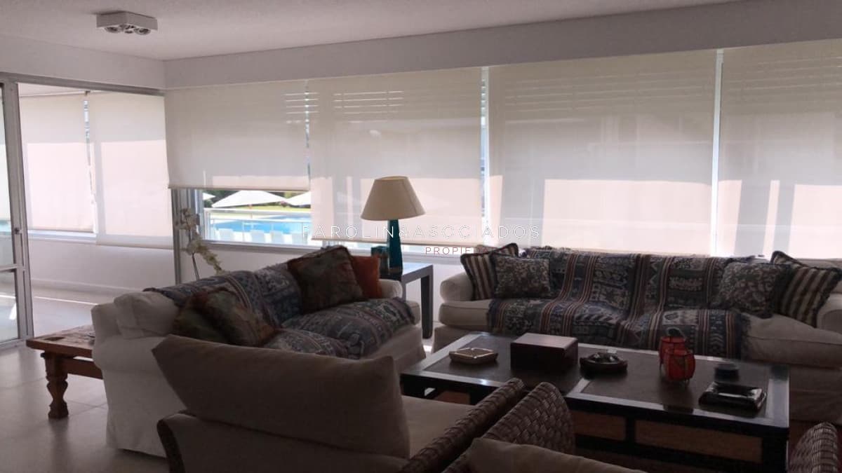 Apartamento en venta de 3 dormitorios en Torre Tiburón, Punta del Este.