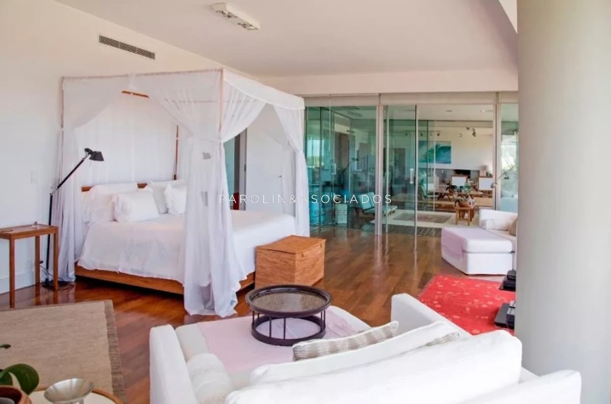 Apartamento en venta de 5 dormitorios en Grey Stone, Punta del Este.